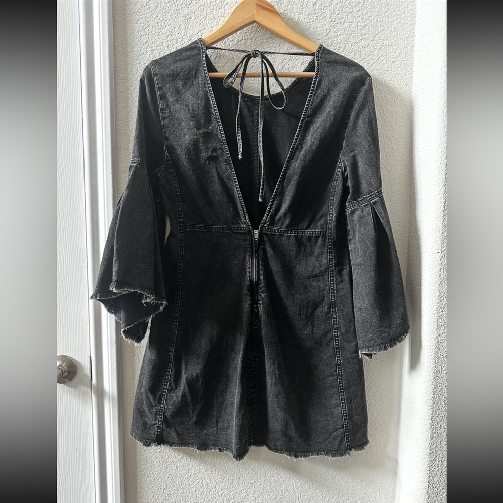 Free People We The Free Distressed Mini Reckless Life Denim Dress Sz 4 - Picture 7 of 9